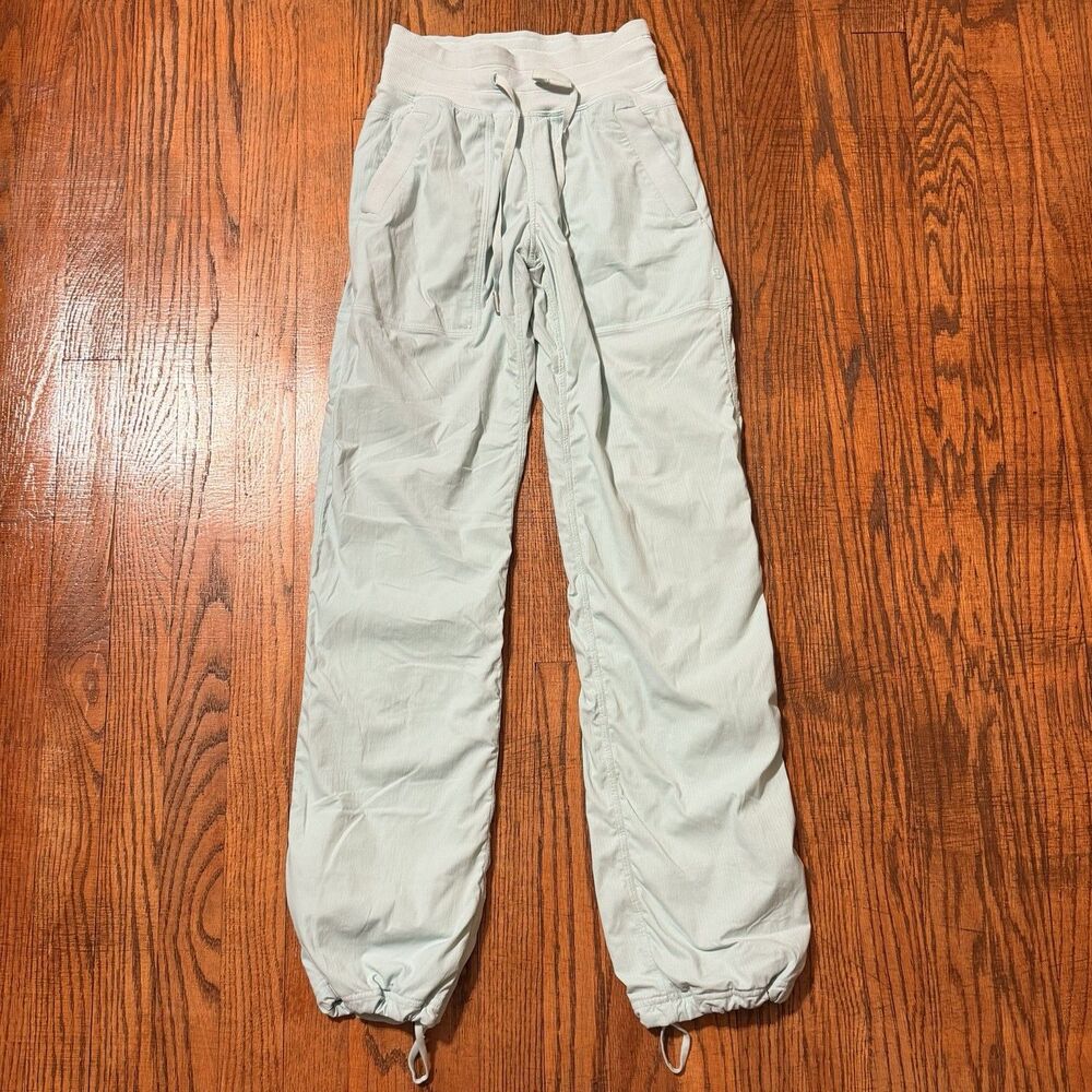 Lululemon Women’s Size 0 Ideal Mint Dance Studio Mid Rise Regular Pant